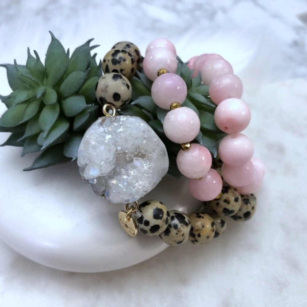 🎉5XHP🎉 Dalmatian Druzy Stretch Bracelet - Picture 4 of 5